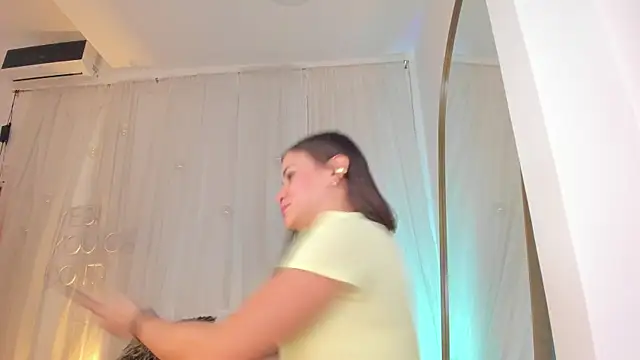 Petite Lucie online show from January 26, 10:13 pm