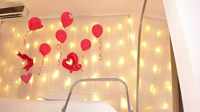 Petite Lucie online show from February 13, 10:11 pm