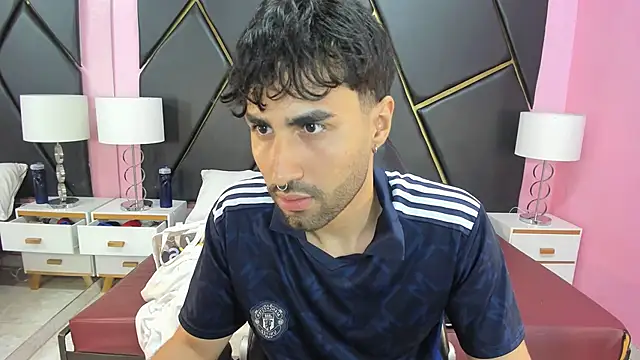 MilanZaire online show from November 19, 11:05 pm