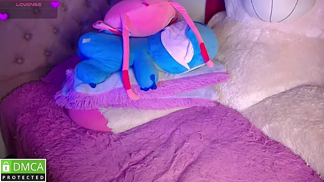 KittyHot20 online show from December 20, 11:01 pm