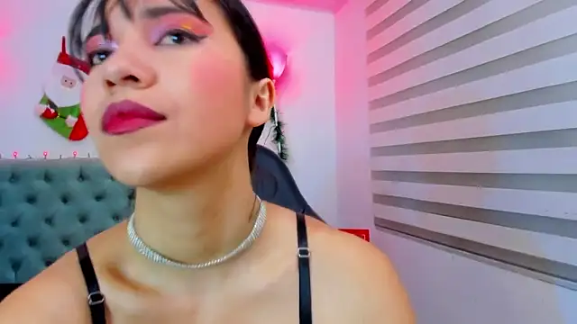 Snapshot of lina_bedoya_ chatting on December 17, 11:49 am lina bedoya online show from December 17, 11:49 am