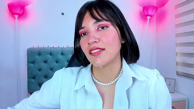 Snapshot of lina_bedoya_ chatting on January 13, 5:55 pm lina bedoya online show from January 13, 5:55 pm