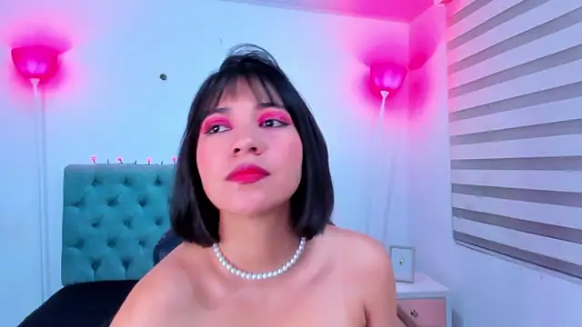 Snapshot of lina_bedoya_ chatting on January 16, 11:37 am lina bedoya online show from January 16, 11:37 am