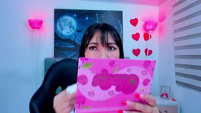 Snapshot of lina_bedoya_ chatting on February 20, 11:42 am lina bedoya online show from February 20, 11:42 am