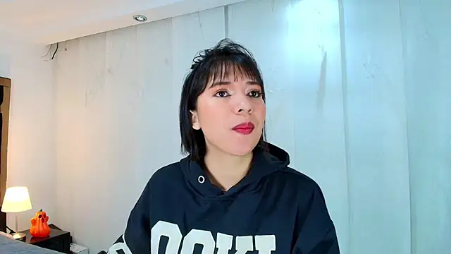 Snapshot of lina_bedoya_ chatting on October 16, 11:33 am lina bedoya online show from October 16, 11:33 am