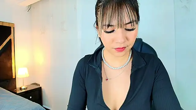 Snapshot of lina_bedoya_ chatting on May 27, 11:51 am lina bedoya online show from May 27, 11:51 am