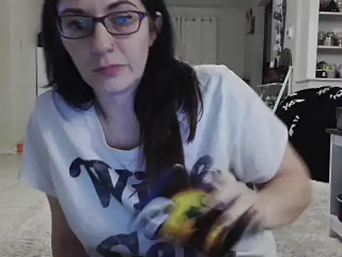 Snapshot of CrystalLakeXO chatting on January 15, 9:24 am CrystalLakeXO online show from January 15, 9:24 am