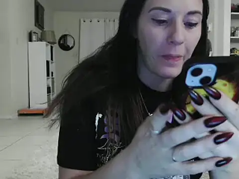 Snapshot of CrystalLakeXO chatting on January 16, 5:32 am CrystalLakeXO online show from January 16, 5:32 am