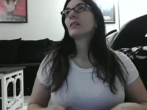 Snapshot of CrystalLakeXO chatting on January 16, 9:05 am CrystalLakeXO online show from January 16, 9:05 am