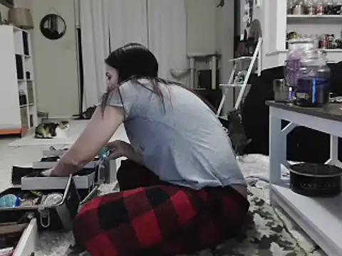 Snapshot of CrystalLakeXO chatting on January 17, 10:11 am CrystalLakeXO online show from January 17, 10:11 am