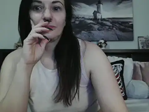 Snapshot of CrystalLakeXO chatting on February 2, 7:09 am CrystalLakeXO online show from February 2, 7:09 am