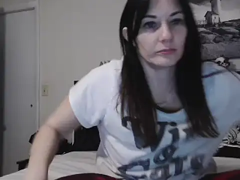 Snapshot of CrystalLakeXO chatting on February 21, 10:07 am CrystalLakeXO online show from February 21, 10:07 am