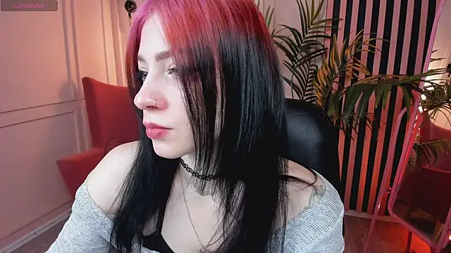 Snapshot of arielabradberry chatting on January 13, 11:52 am arielabradberry online show from January 13, 11:52 am