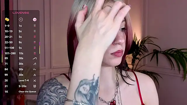 arielabradberry online show from November 20, 1:33 pm