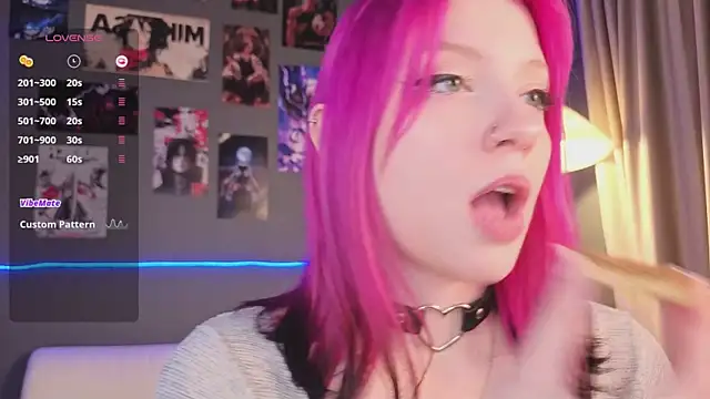 arielabradberry online show from May 29, 2:37 pm