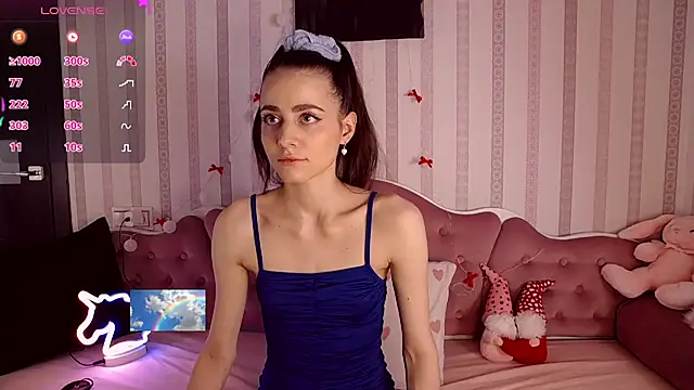 Snapshot of AliceNikke chatting on February 24, 4:26 pm AliceNikke online show from February 24, 4:26 pm