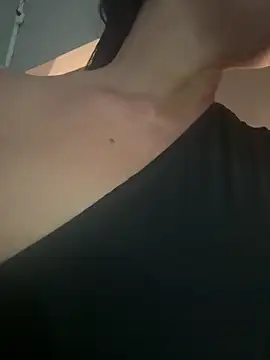 Snapshot of Angel_Perv chatting on May 2, 11:04 am Angel Perv online show from May 2, 11:04 am