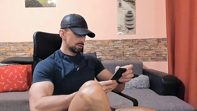 HotHunkTrainer online show from March 24, 8:41 am