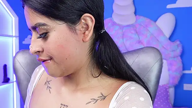 miss romyna online show from January 31, 2:07 pm