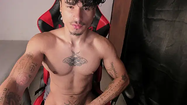 Thomas Fit1 online show from June 1, 11:28 pm
