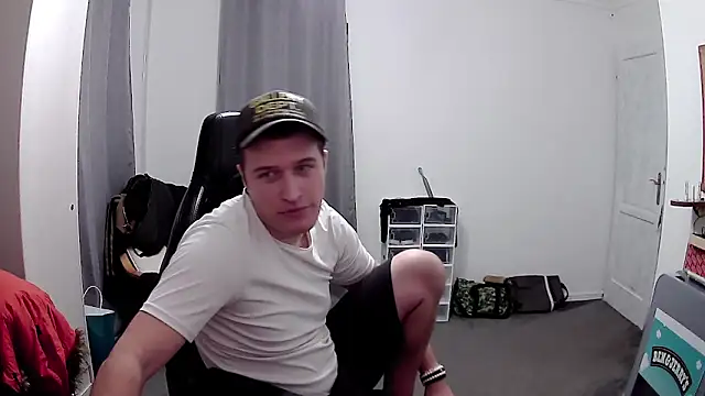 PKrisztian online show from April 16, 2:01 am