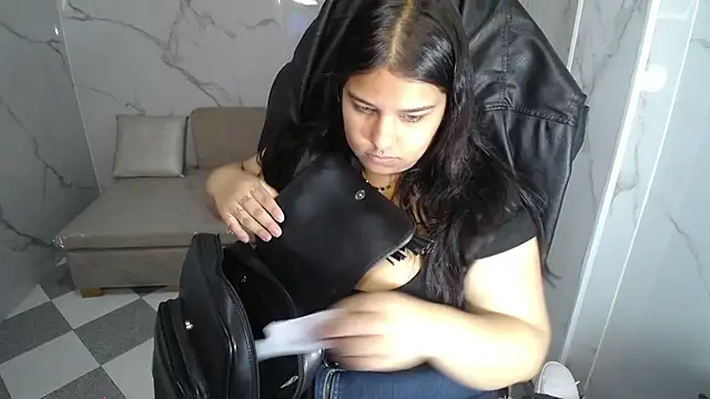 skeler lovd b  online show from February 10, 12:20 pm