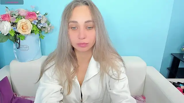 PerfectJulllia online show from May 12, 2:03 pm