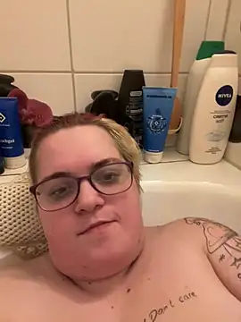 Snapshot of sweetsandy231 chatting on February 27, 3:37 pm sweetsandy231 online show from February 27, 3:37 pm