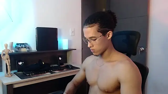 alejo x3 online show from December 5, 2:31 am