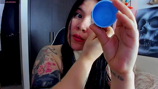 Snapshot of AilynRed chatting on August 5, 3:20 am AilynRed online show from August 5, 3:20 am