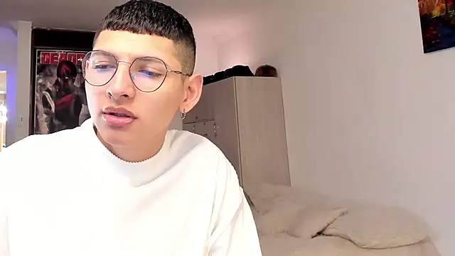 a lejandro 0 8 online show from December 22, 7:42 pm