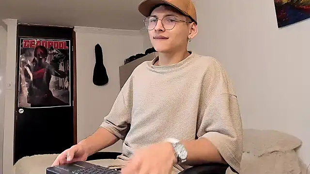 a lejandro 0 8 online show from December 24, 9:39 am