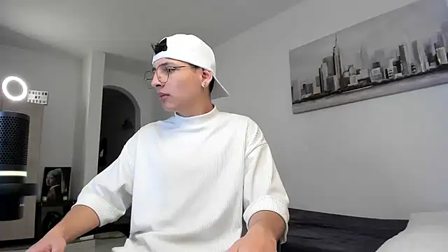 a lejandro 0 8 online show from March 11, 12:50 pm