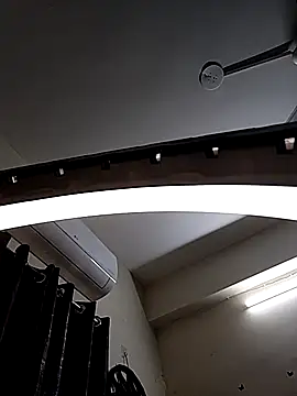 Snapshot of Leeeezzzz_roy chatting on October 30, 5:53 am Leeeezzzz roy online show from October 30, 5:53 am