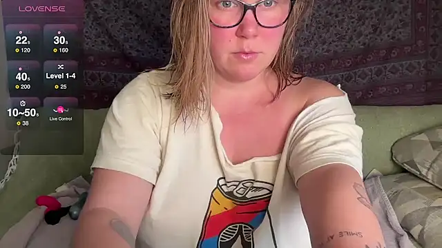 GlitterKitty108 online show from January 9, 2:53 pm