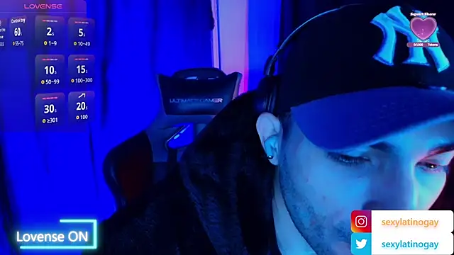 sexyboycolombi4 online show from December 14, 10:20 am