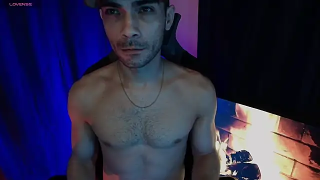 sexyboycolombi4 online show from February 8, 9:13 am