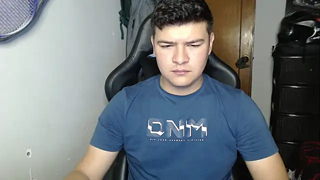 Snapshot of Plug_Control chatting on December 5, 7:10 pm Plug Control online show from December 5, 7:10 pm