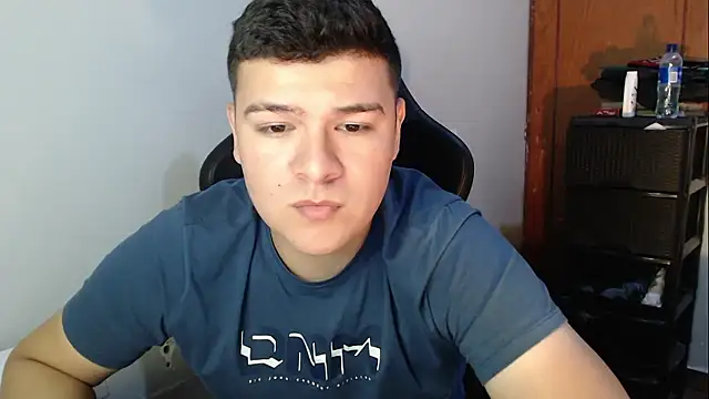 Snapshot of Plug_Control chatting on January 13, 12:16 am Plug Control online show from January 13, 12:16 am