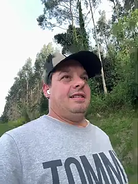 Snapshot of Jose_HotLatino chatting on April 20, 2:42 pm Jose HotLatino online show from April 20, 2:42 pm