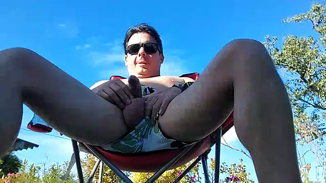 Snapshot of Jose_HotLatino chatting on June 9, 4:40 pm Jose HotLatino online show from June 9, 4:40 pm