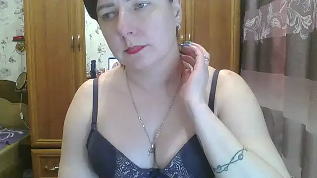 SophieNightAh online show from February 13, 6:38 pm