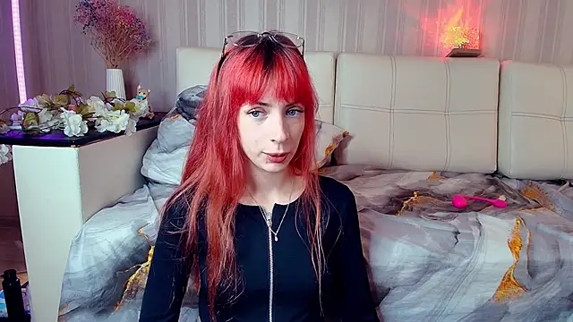 Snapshot of Meowroslava chatting on October 7, 11:29 am Meowroslava online show from October 7, 11:29 am