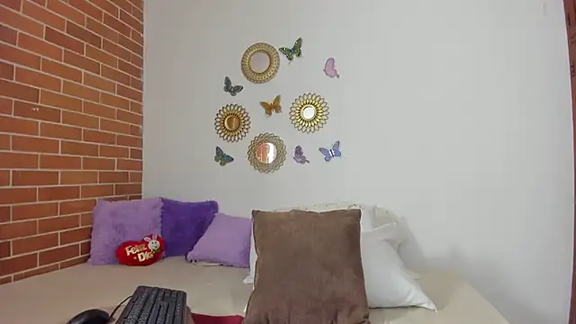 Snapshot of maja_hills chatting on December 30, 3:02 pm maja hills online show from December 30, 3:02 pm