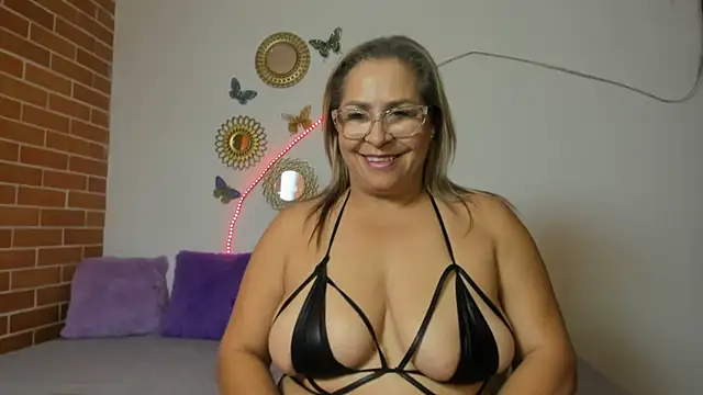 Snapshot of maja_hills chatting on January 11, 8:21 pm maja hills online show from January 11, 8:21 pm