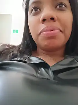 Snapshot of lia_mariana chatting on July 18, 8:01 pm lia mariana online show from July 18, 8:01 pm