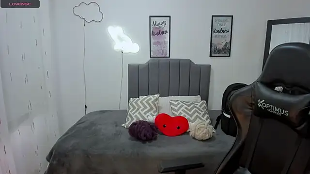 Amy joones online show from September 9, 11:21 am