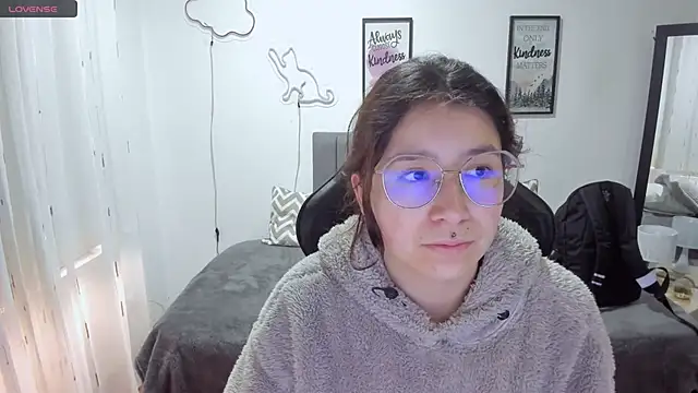 Amy joones online show from October 8, 12:14 pm