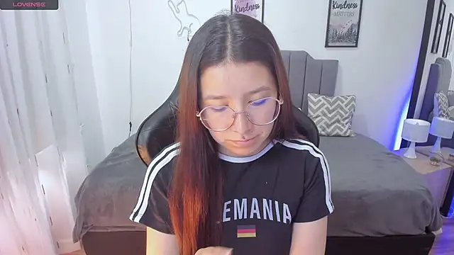 Amy joones online show from November 9, 12:58 pm