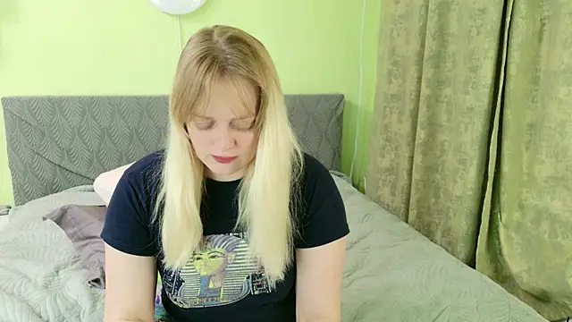 Kira Miler online show from May 21, 5:25 am